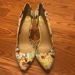Vince Camuto pumps
